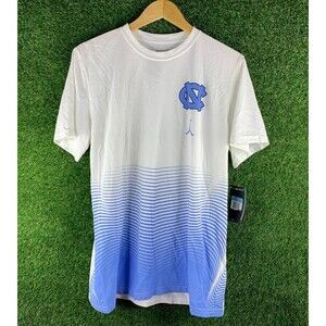 The NIKE Tee Basketball North Carolina Blue Mens  Dri fit SZ M